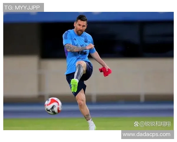 足球明星日常穿搭风格解析时尚潮流与个性魅力的完美结合